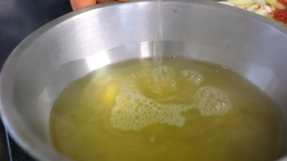 Boiling the anchovy stock